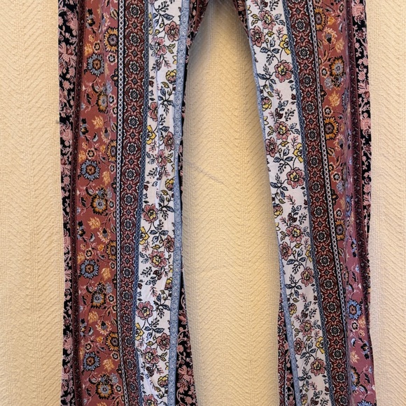 Floral Flare Pants with Red and Cream Accents - Picture 5 of 6